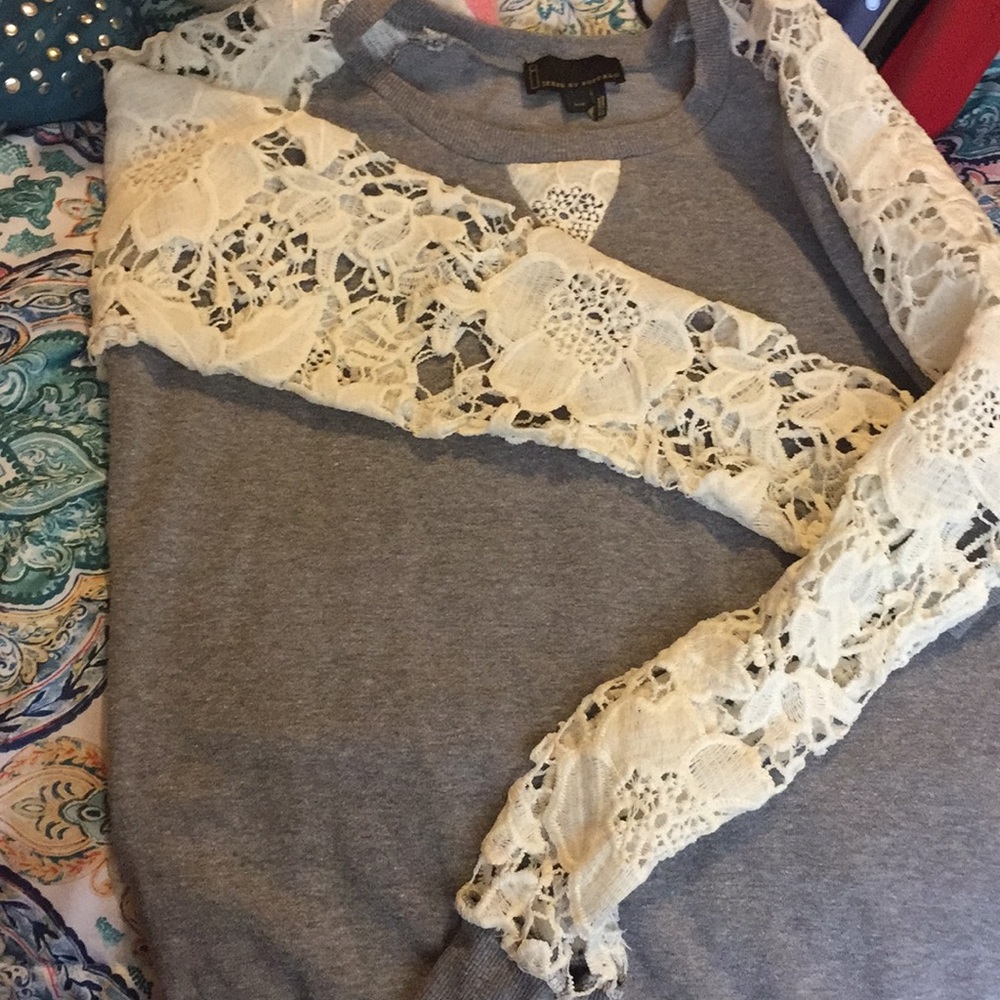 Grey sweatshirt